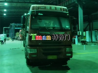 为深圳某客户定制的桁架机械手装车发货